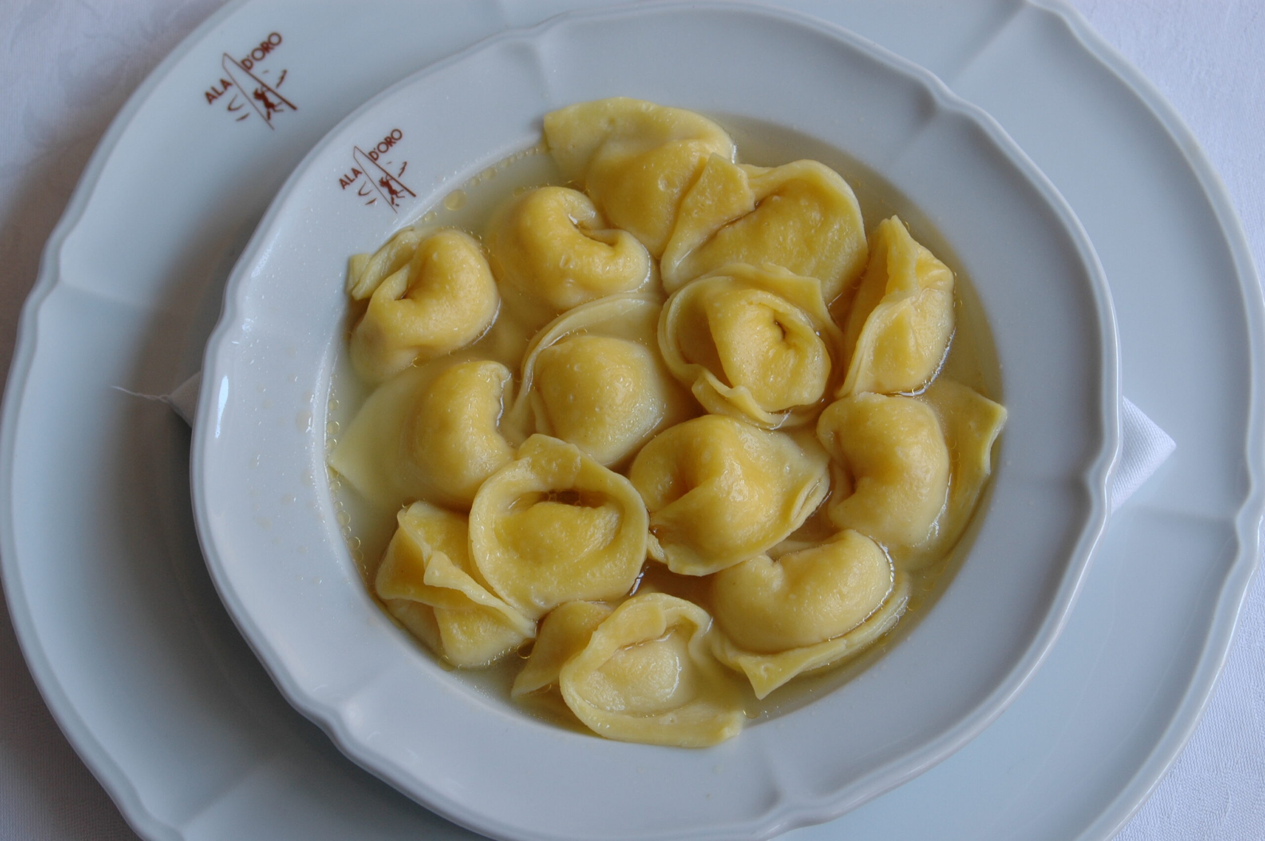 Piatto di Cappelletti - Cucina Tradizionale Romagnola al Ristorante Ala D'Oro di Lugo